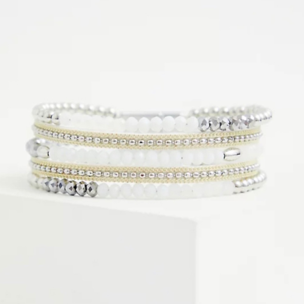 🆕 Silver Tone Beaded Magnetic Bracelet NWT